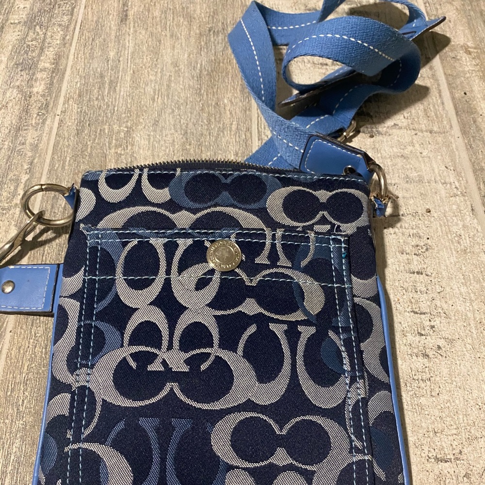 Coach purse - Picture 2 of 7